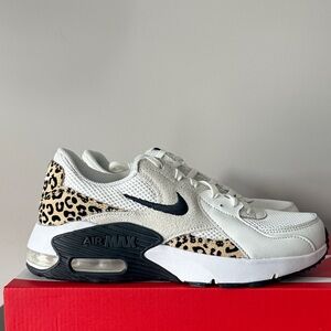 NIKE AIR MAX Sz 6
